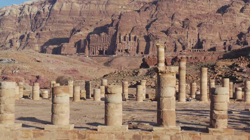 Guest Review : A Trip to Petra تقرير رحله حمد الى مدينه البترا – الاردن ...